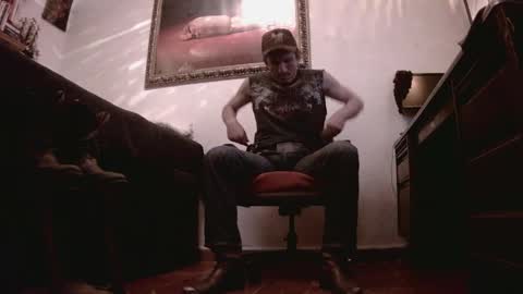 Snapshot of badhombremx chatting on 04.06.26 Mexican livin Off the Wall online show from 04.06.26