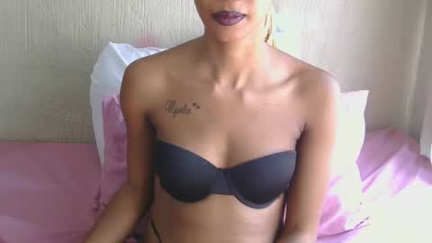 Snapshot of badkittylilyx chatting on 09.11.25 Lily online show from 09.11.25