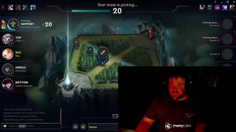 Snapshot of baftez chatting on 11.30.25 Baffels online show from 11.30.25