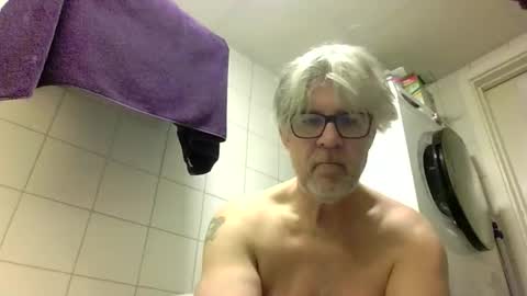 Snapshot of baggelina75 chatting on 04.26.26 baggelina75 online show from 04.26.26
