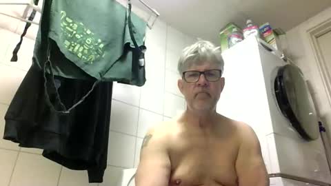 Snapshot of baggelina75 chatting on 05.11.26 baggelina75 online show from 05.11.26