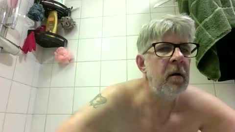 Snapshot of baggelina75 chatting on 05.13.26 baggelina75 online show from 05.13.26