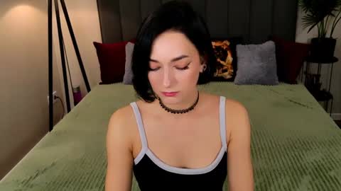 Snapshot of baileelynn chatting on 07.28.26 Bailyn online show from 07.28.26