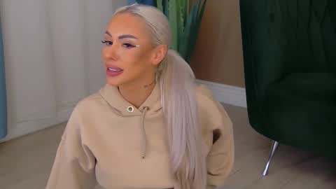 Snapshot of bailey_rush chatting on 11.07.25 bailey_rush online show from 11.07.25