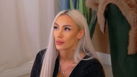 Snapshot of bailey_rush chatting on 11.19.25 bailey_rush online show from 11.19.25