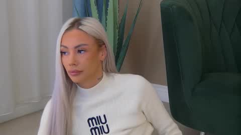 Snapshot of bailey_rush chatting on 12.15.25 bailey_rush online show from 12.15.25