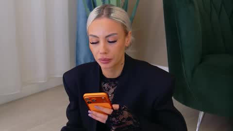 Snapshot of bailey_rush chatting on 12.18.25 bailey_rush online show from 12.18.25