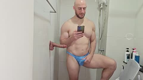 Snapshot of baldyboyy chatting on 10.23.25 baldyboyy online show from 10.23.25