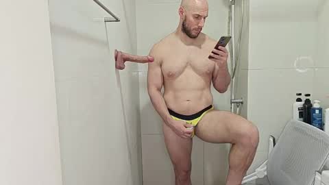 Snapshot of baldyboyy chatting on 11.06.25 baldyboyy online show from 11.06.25