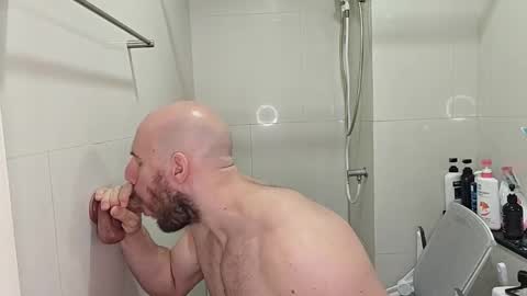 Snapshot of baldyboyy chatting on 11.13.25 baldyboyy online show from 11.13.25