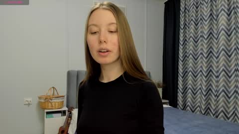 Snapshot of bam_bi chatting on 12.09.24 Kira online show from 12.09.24