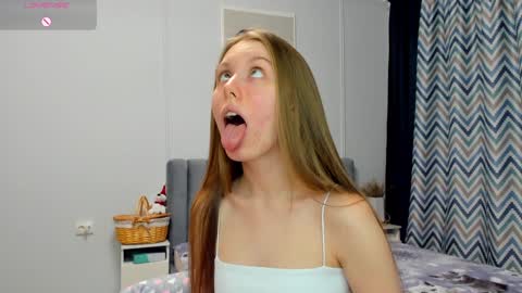 Snapshot of bam_bi chatting on 01.17.25 Kira online show from 01.17.25