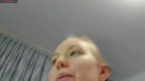 Snapshot of bam_bi chatting on 02.11.25 Kira online show from 02.11.25