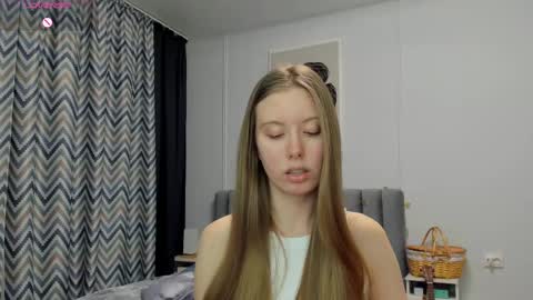 Snapshot of bam_bi chatting on 03.07.25 Kira online show from 03.07.25