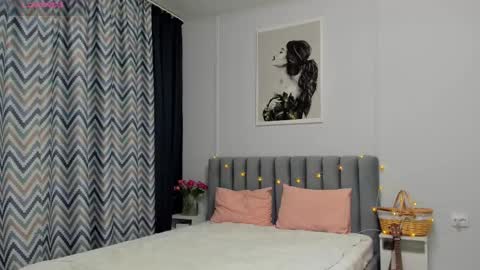 Snapshot of bam_bi chatting on 03.10.25 Kira online show from 03.10.25