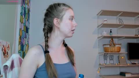 Snapshot of bam_bi chatting on 10.13.25 Kira online show from 10.13.25