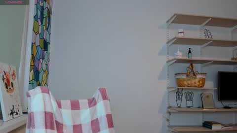 Snapshot of bam_bi chatting on 11.05.25 Kira online show from 11.05.25