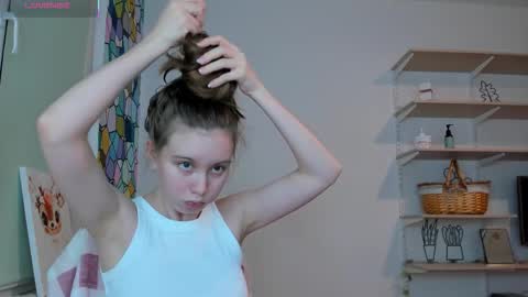 Snapshot of bam_bi chatting on 11.07.25 Kira online show from 11.07.25