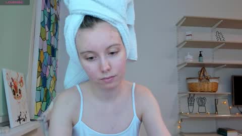 Snapshot of bam_bi chatting on 12.15.25 Kira online show from 12.15.25