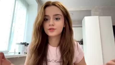 Lola  online show from 07.09.26