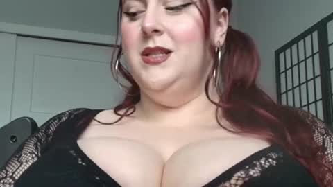 Snapshot of bambixxlynn chatting on 07.08.26 bambixxlynn online show from 07.08.26