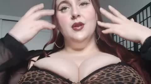 Snapshot of bambixxlynn chatting on 08.02.26 bambixxlynn online show from 08.02.26