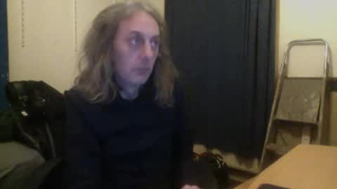 Snapshot of bangintoleather chatting on 12.14.25 bangintoleather online show from 12.14.25