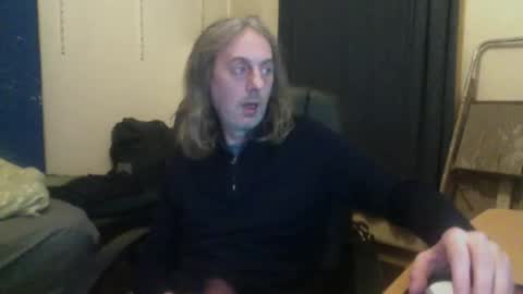 Snapshot of bangintoleather chatting on 12.20.25 bangintoleather online show from 12.20.25