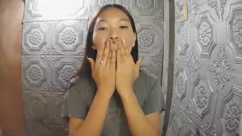 Snapshot of baninay810654 chatting on 12.22.25 baninay810654 online show from 12.22.25