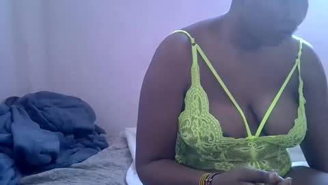 Snapshot of bantubaby chatting on 11.24.25 bantubaby online show from 11.24.25