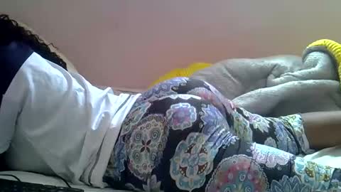 Snapshot of bantubaby chatting on 12.15.25 bantubaby online show from 12.15.25