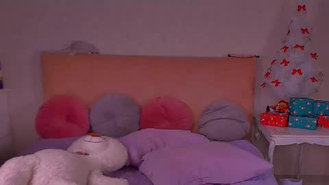 Barbie Kim online show from 01.12.25