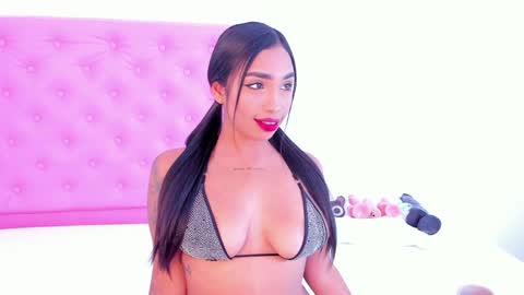 Snapshot of barbarahills_21 chatting on 12.17.24 Barbie Hills online show from 12.17.24