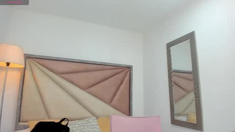 Snapshot of barbaraknox_ chatting on 11.03.25 Barbara online show from 11.03.25