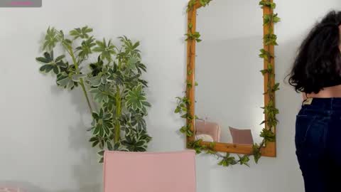 Snapshot of barbaraknox_ chatting on 12.15.25 Barbara online show from 12.15.25