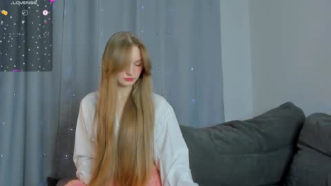 Snapshot of barbbiiedoll chatting on 12.01.24 Kendall online show from 12.01.24