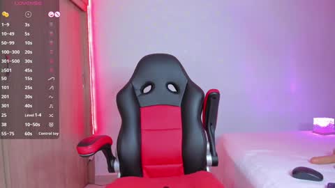 Snapshot of barbie_ebony_ chatting on 01.12.25 Nicolle online show from 01.12.25