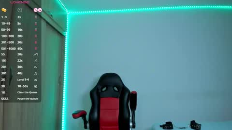 Snapshot of barbie_ebony_ chatting on 11.06.25 Nicolle online show from 11.06.25