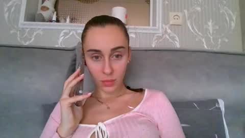 Snapshot of barbie_giirls_ chatting on 03.08.25 Kate online show from 03.08.25
