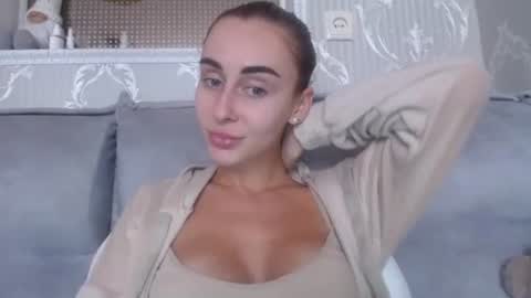 Snapshot of barbie_giirls_ chatting on 09.22.25 Kate online show from 09.22.25