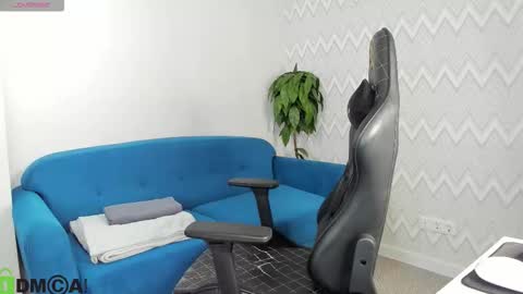 LisGTM2 Mon-Thu Sat 0100am-0700am online show from 11.26.25