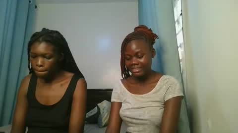 Snapshot of barbie_queen2 chatting on 11.13.25 queen online show from 11.13.25