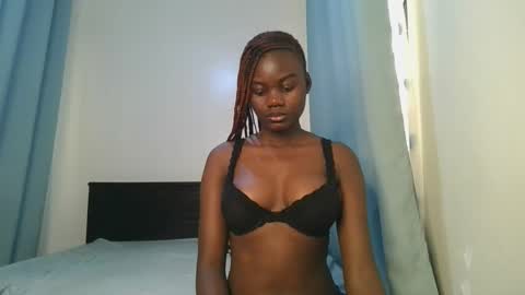 Snapshot of barbie_queen2 chatting on 11.24.25 queen online show from 11.24.25