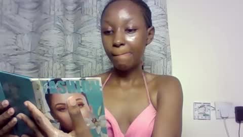 Snapshot of barbs765700 chatting on 10.27.25 barbs765700 online show from 10.27.25