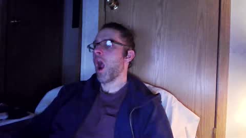 Snapshot of barebearstudio chatting on 03.18.26 barebearstudio online show from 03.18.26