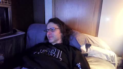 Snapshot of barebearstudio chatting on 03.21.26 barebearstudio online show from 03.21.26