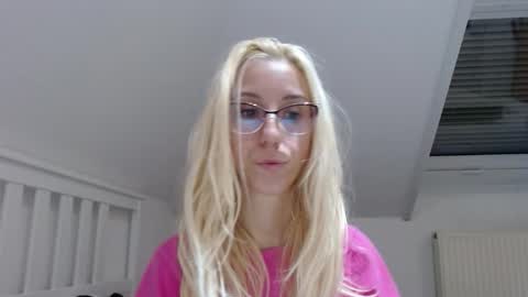 Lena online show from 10.21.25
