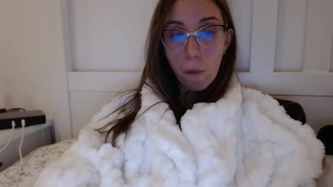 Lena online show from 11.23.25