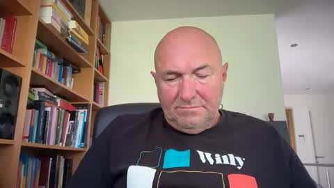 Snapshot of bartvel chatting on 04.25.26 bartvel online show from 04.25.26