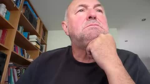 Snapshot of bartvel chatting on 05.13.26 bartvel online show from 05.13.26